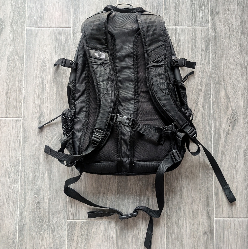 The North Face Base Camp Hot-Shot All Black Men's Backpack JAPAN LIMITED EDITION - Picture 3 of 7